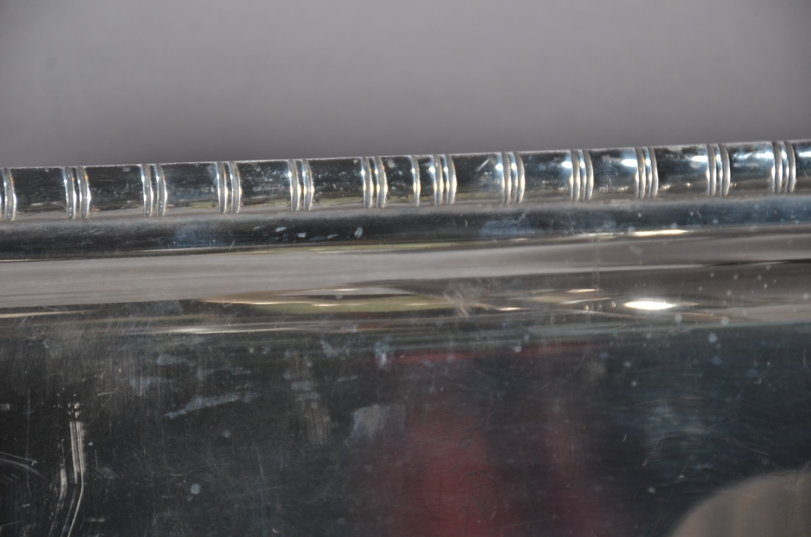 Três bandejas de metal prateado (uma delas bem desgastada). - foto 5 de 10