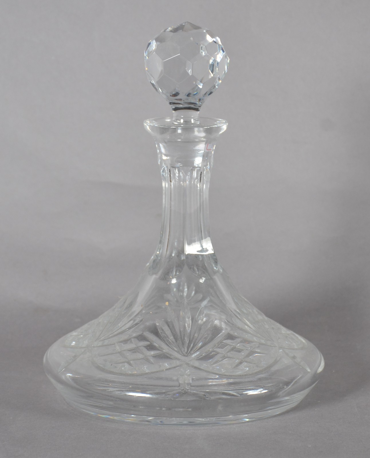 Captain Decanteur de cristal lapidado. - foto 1 de 7