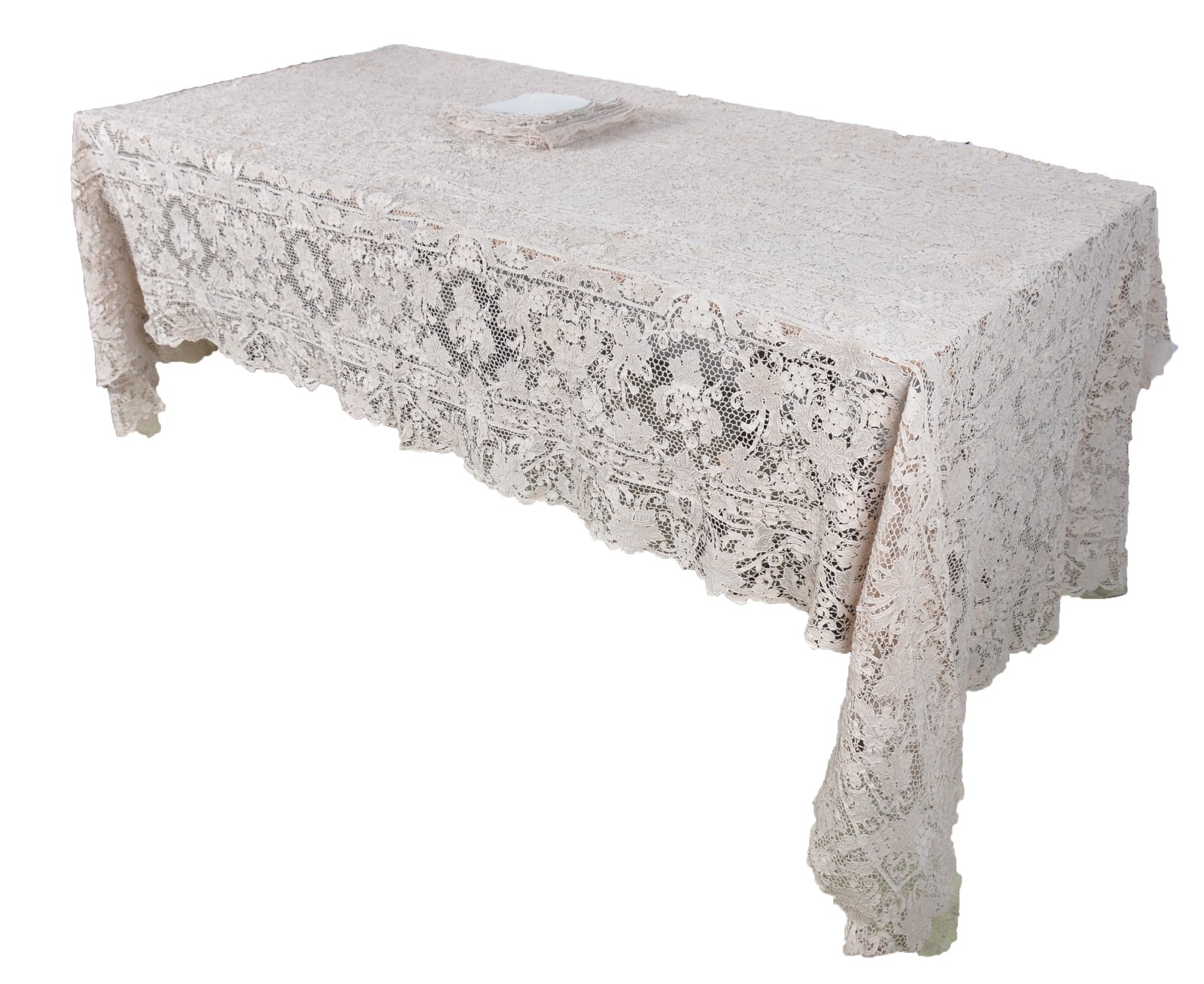 Toalha de mesa de renda veneziana na cor bege, acompanham 12... - foto 1 de 9