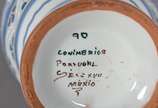 Duas peças, sendo: vaso de porcelana portuguesa... - Duas peças, sendo: vaso de porcelana portuguesa coimbra (pequeno lascado na base) e prato.