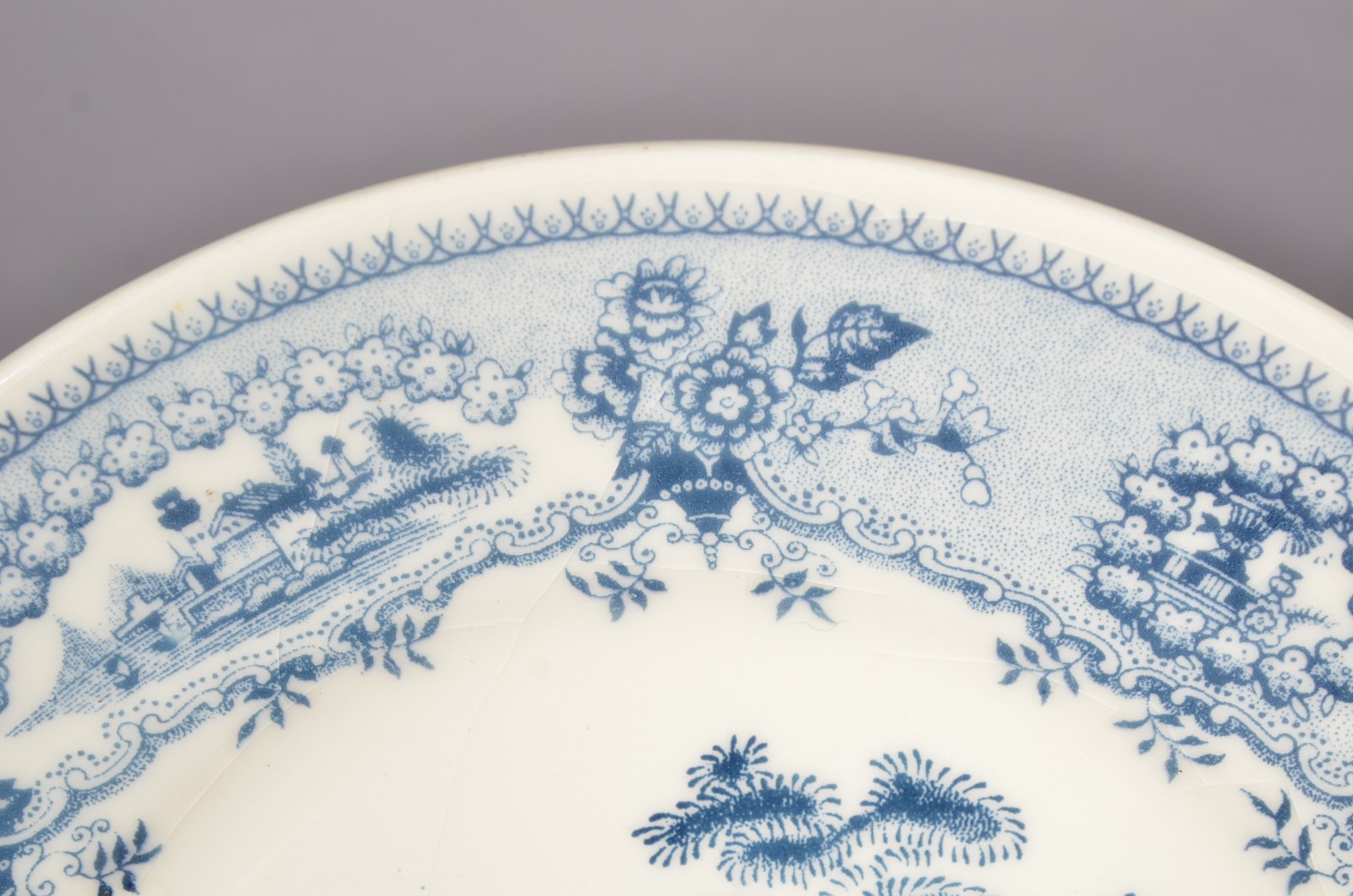 Duas peças, sendo: vaso de porcelana portuguesa coimbra (pequeno... - foto 7 de 9
