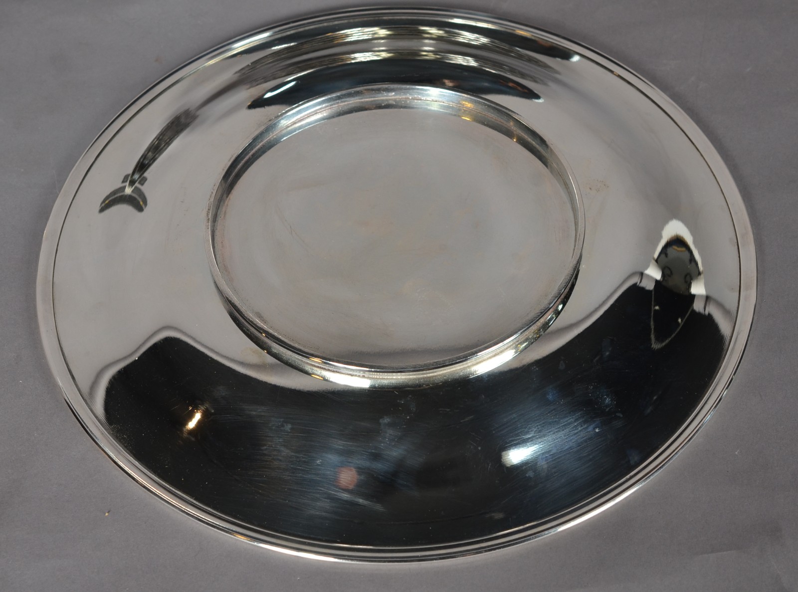Conjunto com 12 souplats de metal Silver Plate. - foto 2 de 2
