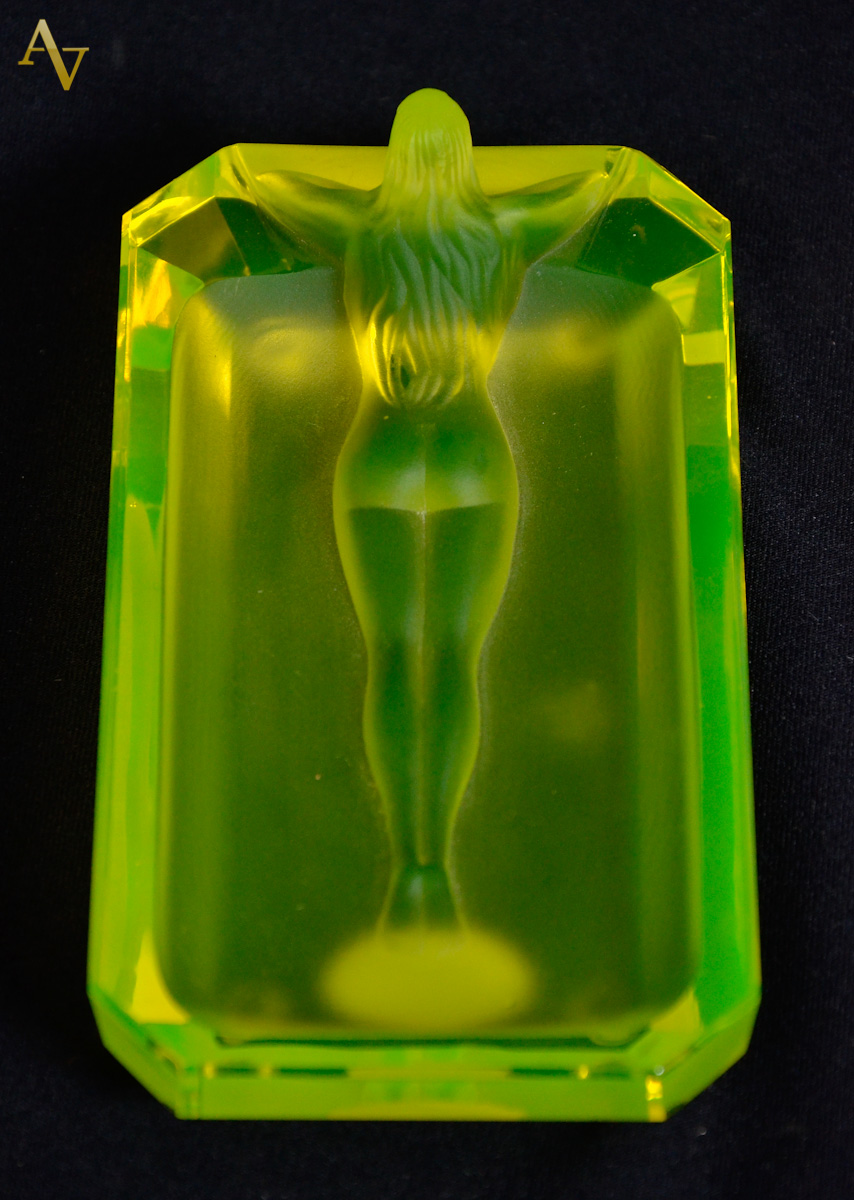 LARGE MEDITATION. Escultura - Pin - Tray Art Deco em cristal tcheco...