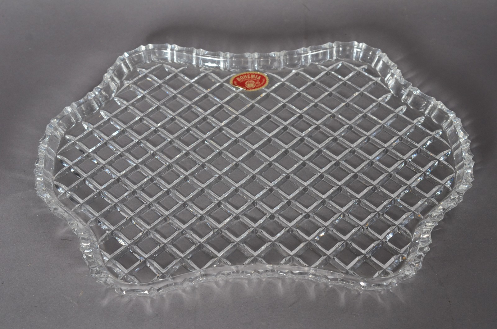 Conjunto de cristal lapidado, composto de licoreira, 6 cálices e... - foto 2 de 11