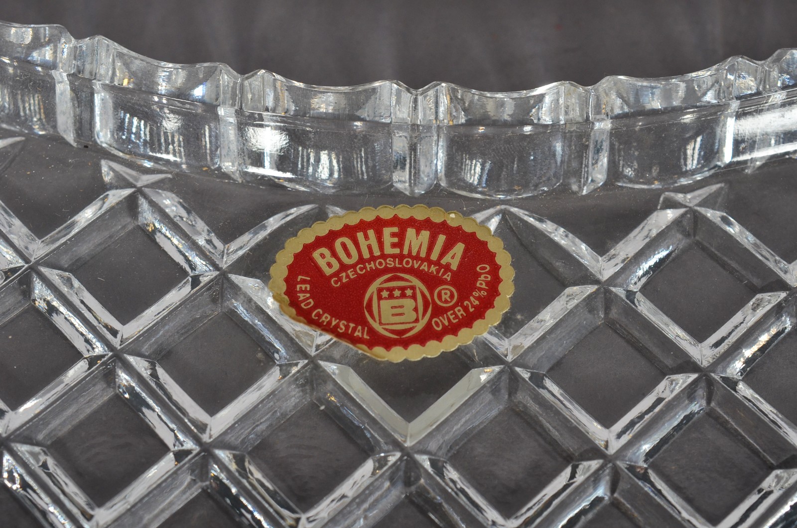 Conjunto de cristal lapidado, composto de licoreira, 6 cálices e... - foto 3 de 11