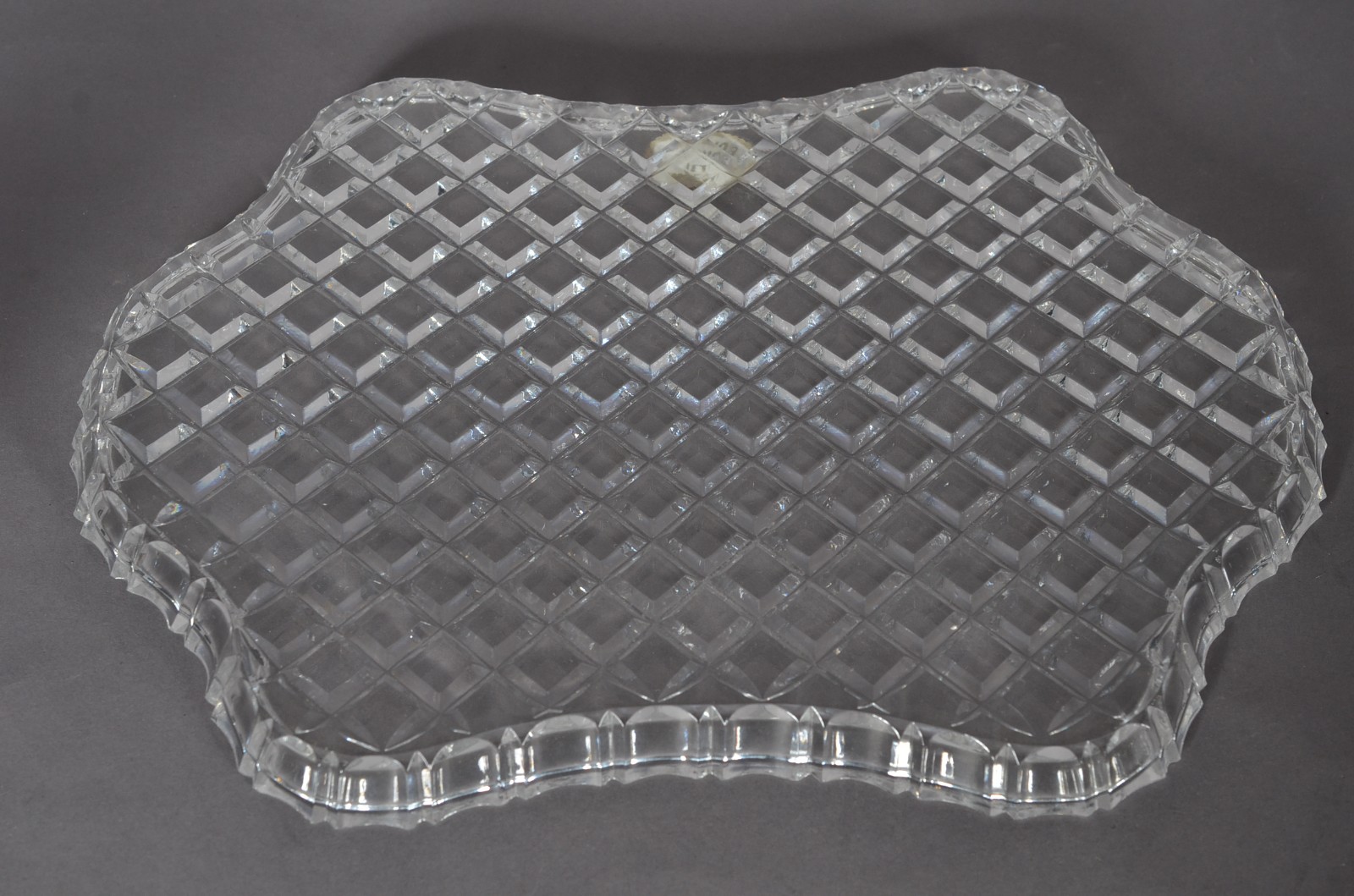 Conjunto de cristal lapidado, composto de licoreira, 6 cálices e... - foto 4 de 11