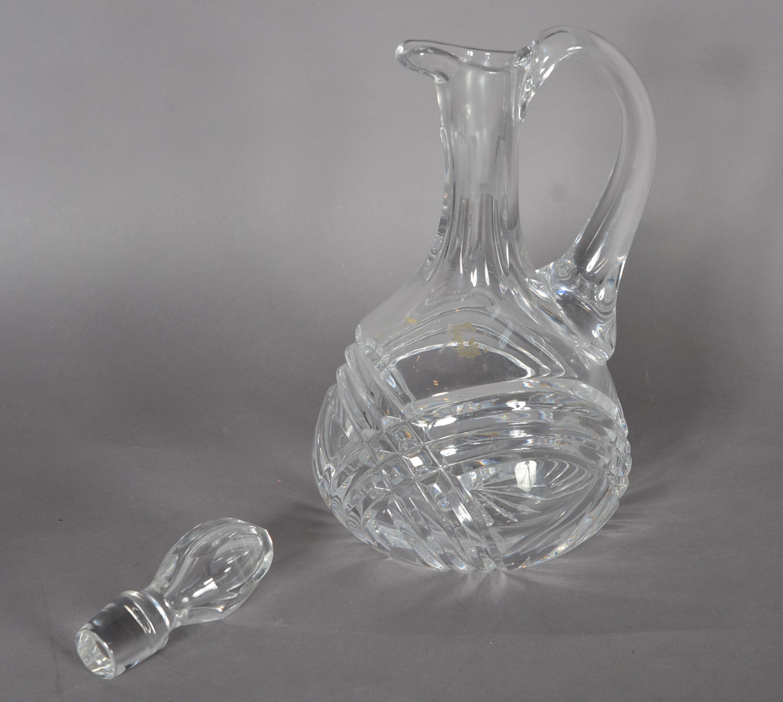 Conjunto de cristal lapidado, composto de licoreira, 6 cálices e... - foto 10 de 11