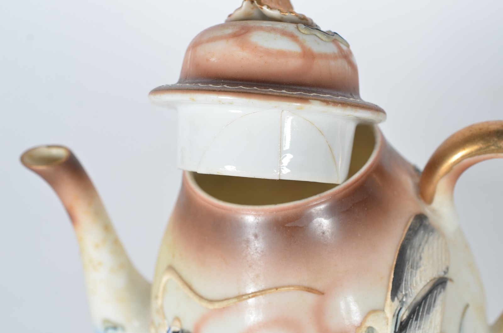Serviço de café de porcelana oriental, decorada com dragões em... - foto 10 de 11