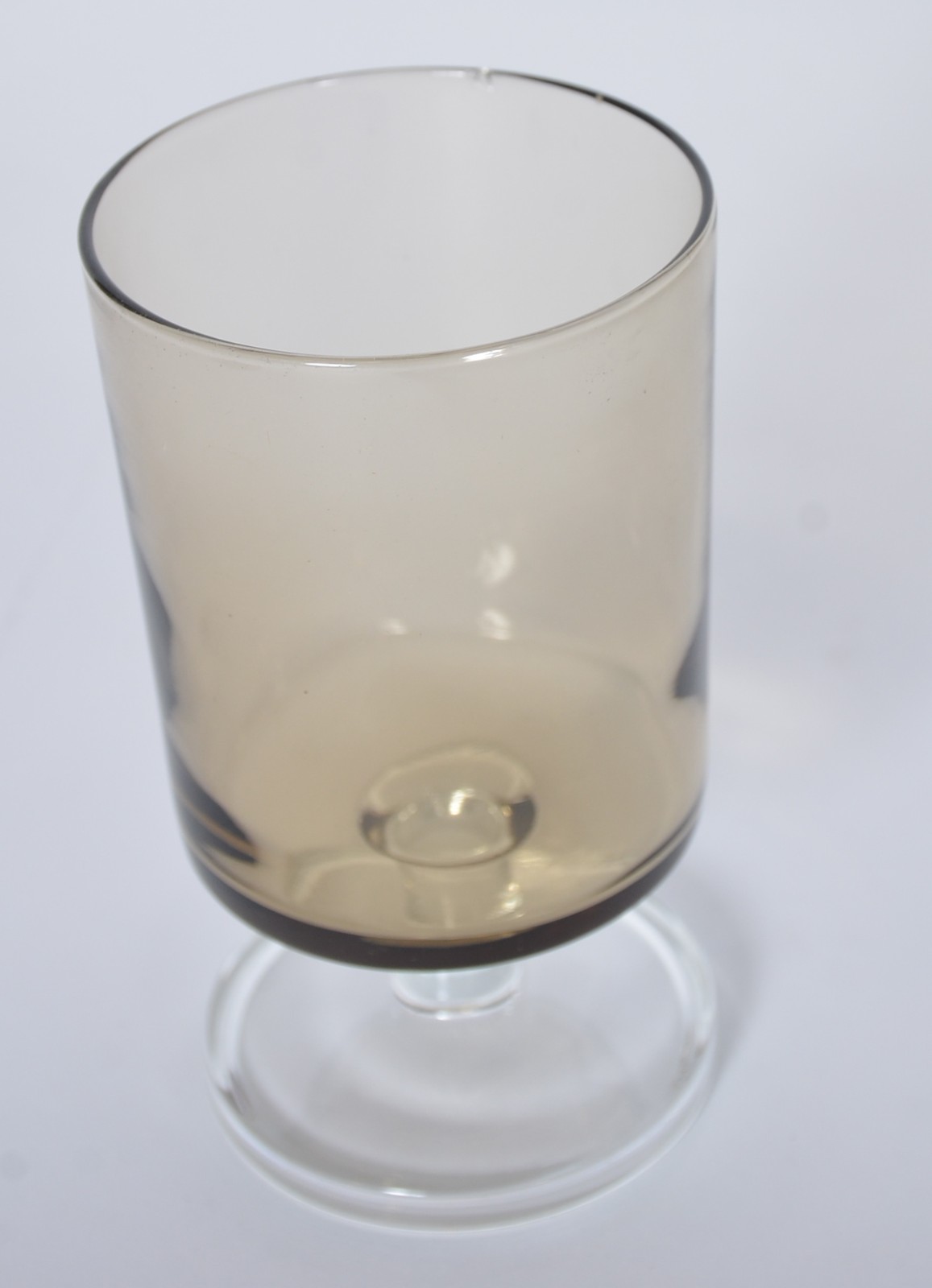 Conjunto de vidro francês Luminarc na cor fumé, composto de: 12... - foto 7 de 8