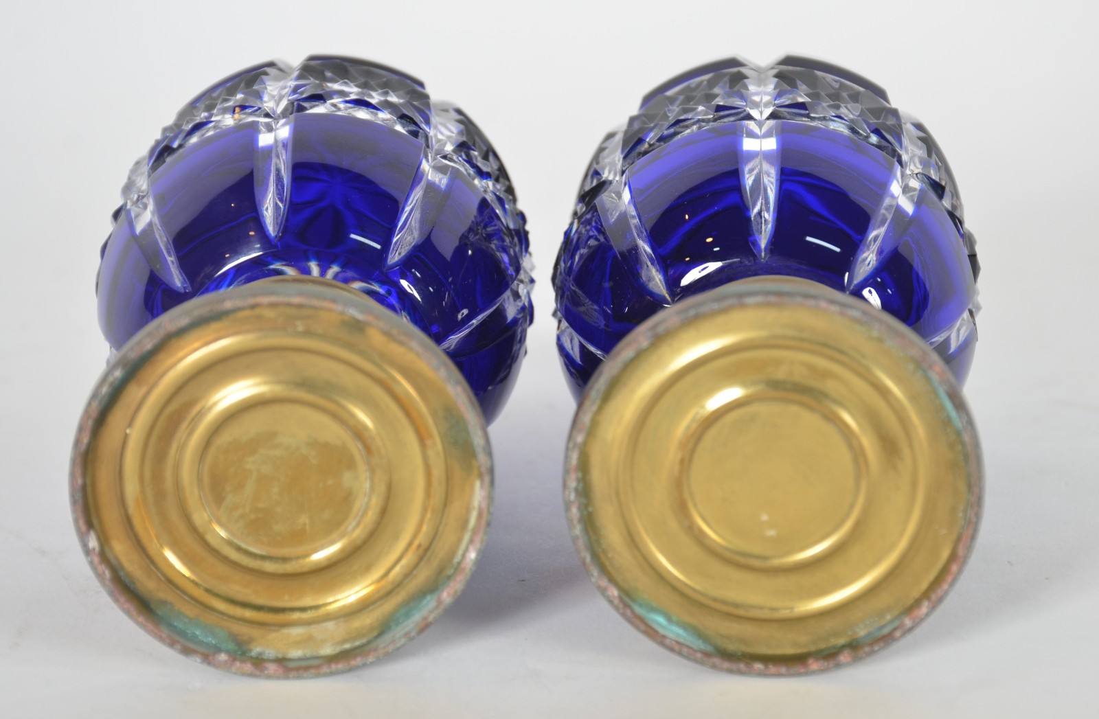 Par de pinhas de cristal doublé azul lapidadas, bases de metal... - foto 4 de 4
