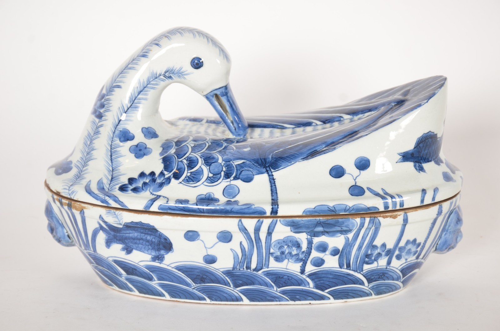 Cinco peças de porcelana azul e branca, sendo: terrina feitio pato; 2... - foto 2 de 10