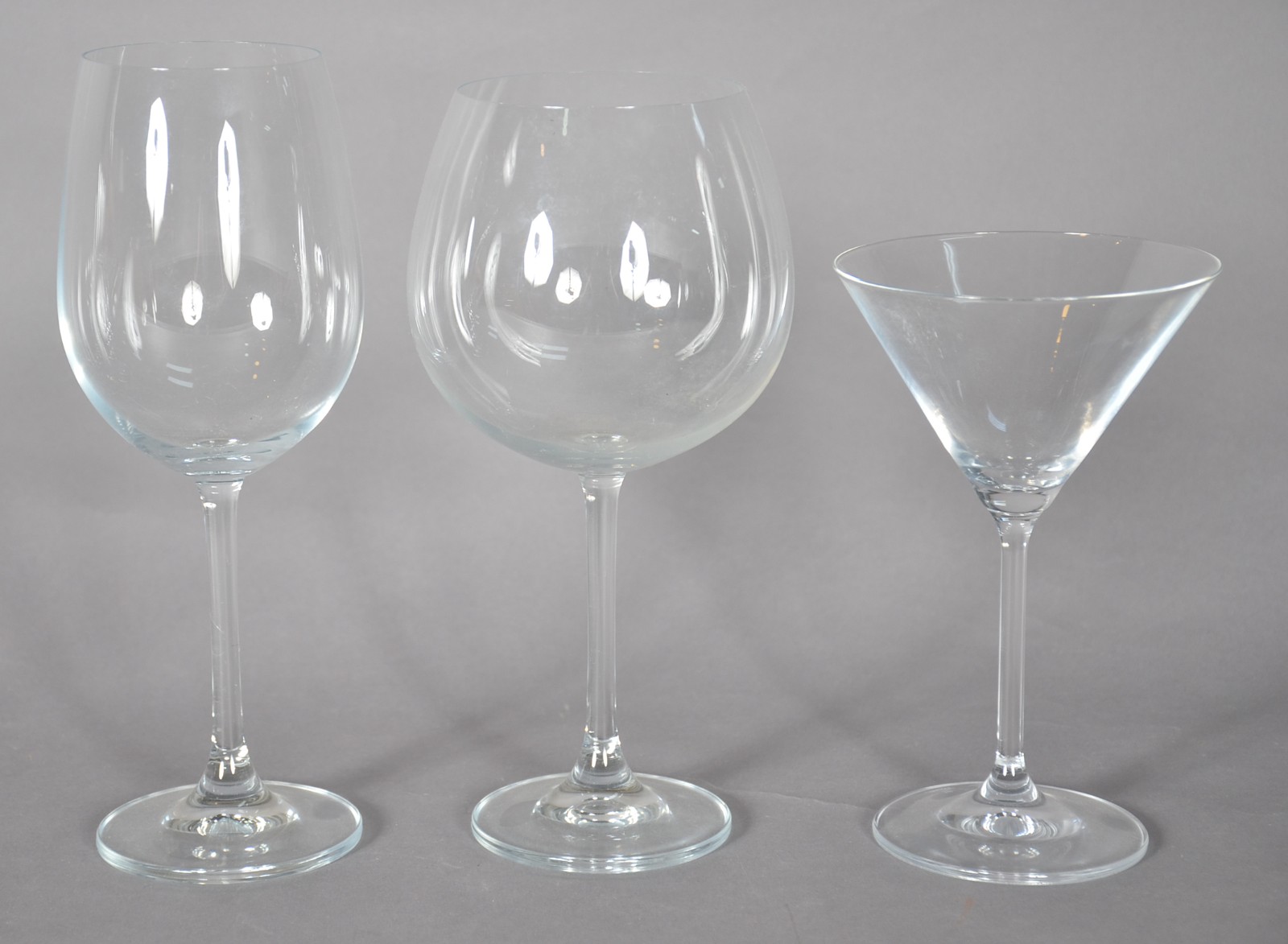Conjunto de copos de cristal,composto de: 13 taças para dry martini... - foto 2 de 3