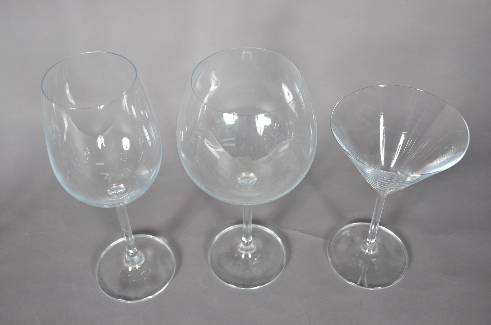Conjunto de copos de cristal,composto de: 13 taças para dry martini... - foto 3 de 3