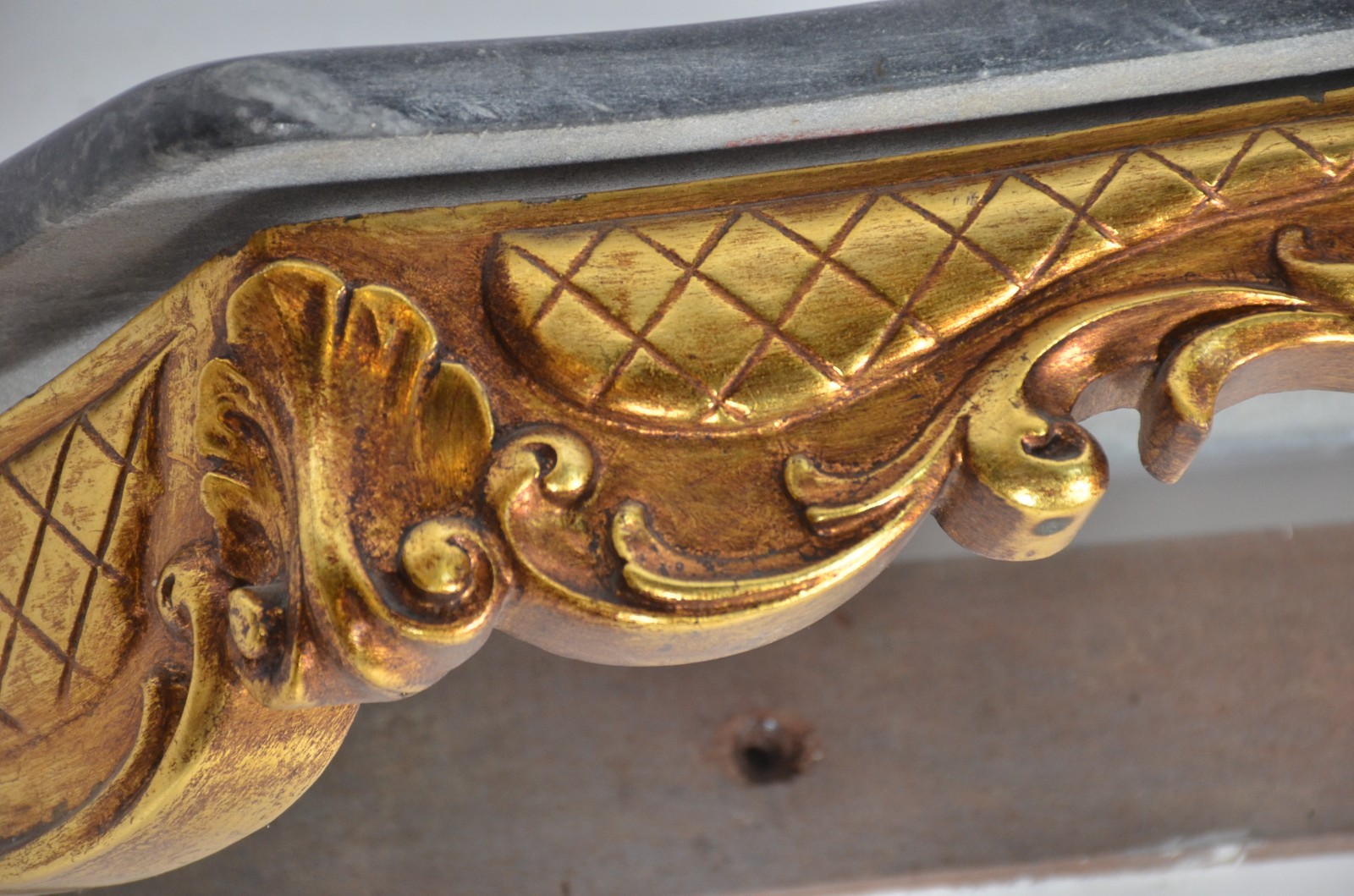 Console de parede de madeira nobre dourada, tampo de mármore... - foto 5 de 11