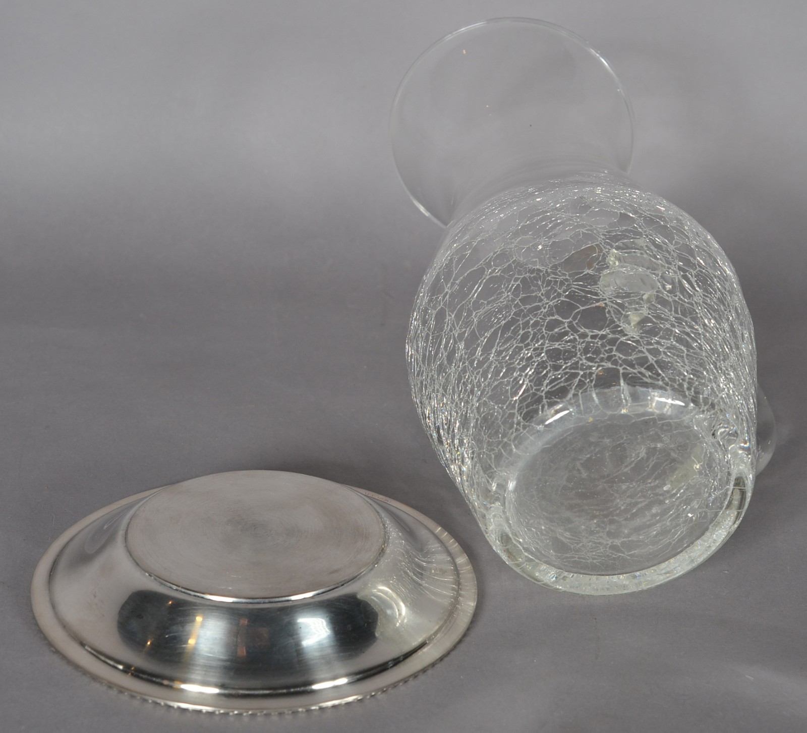 Duas jarras para água (uma com base de metal separado e outra com... - foto 6 de 8