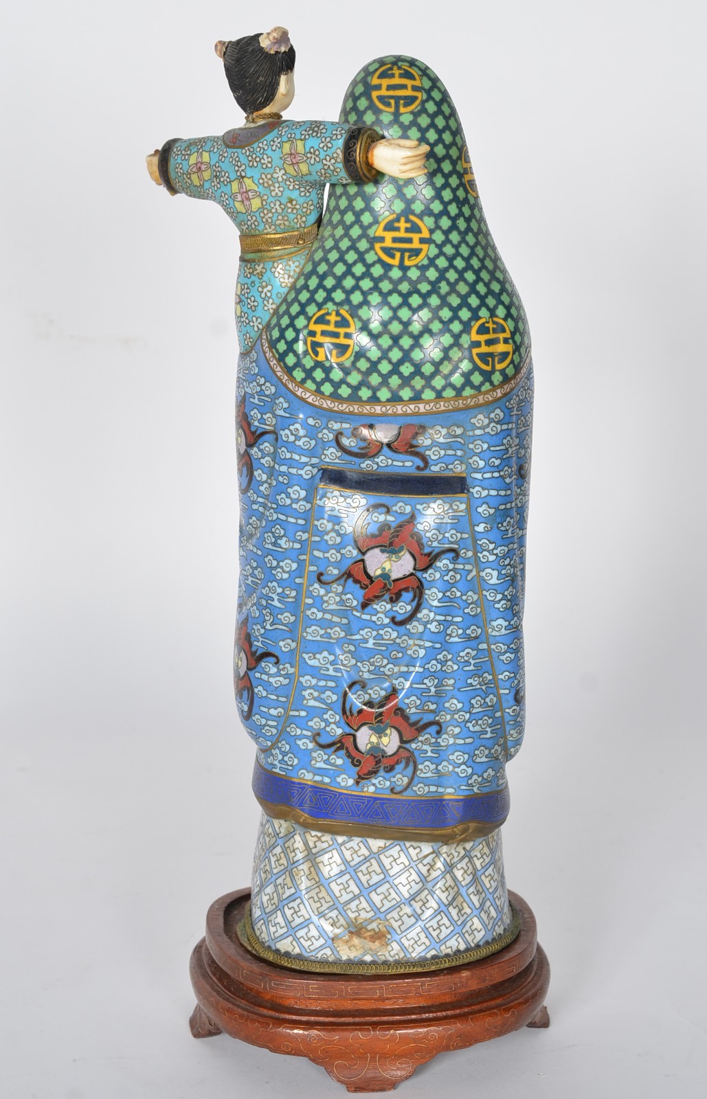 Escultura chinesa de cloisoné e marfim representando figura de ancião... - foto 3 de 9