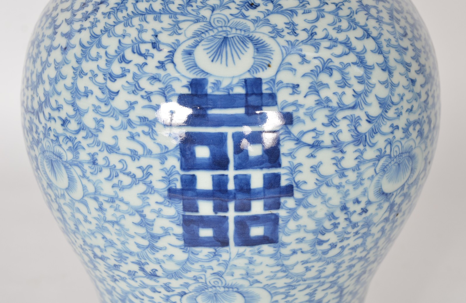 Potiche antigo de porcelana chinesa azul e branca, decorado com... - foto 4 de 7