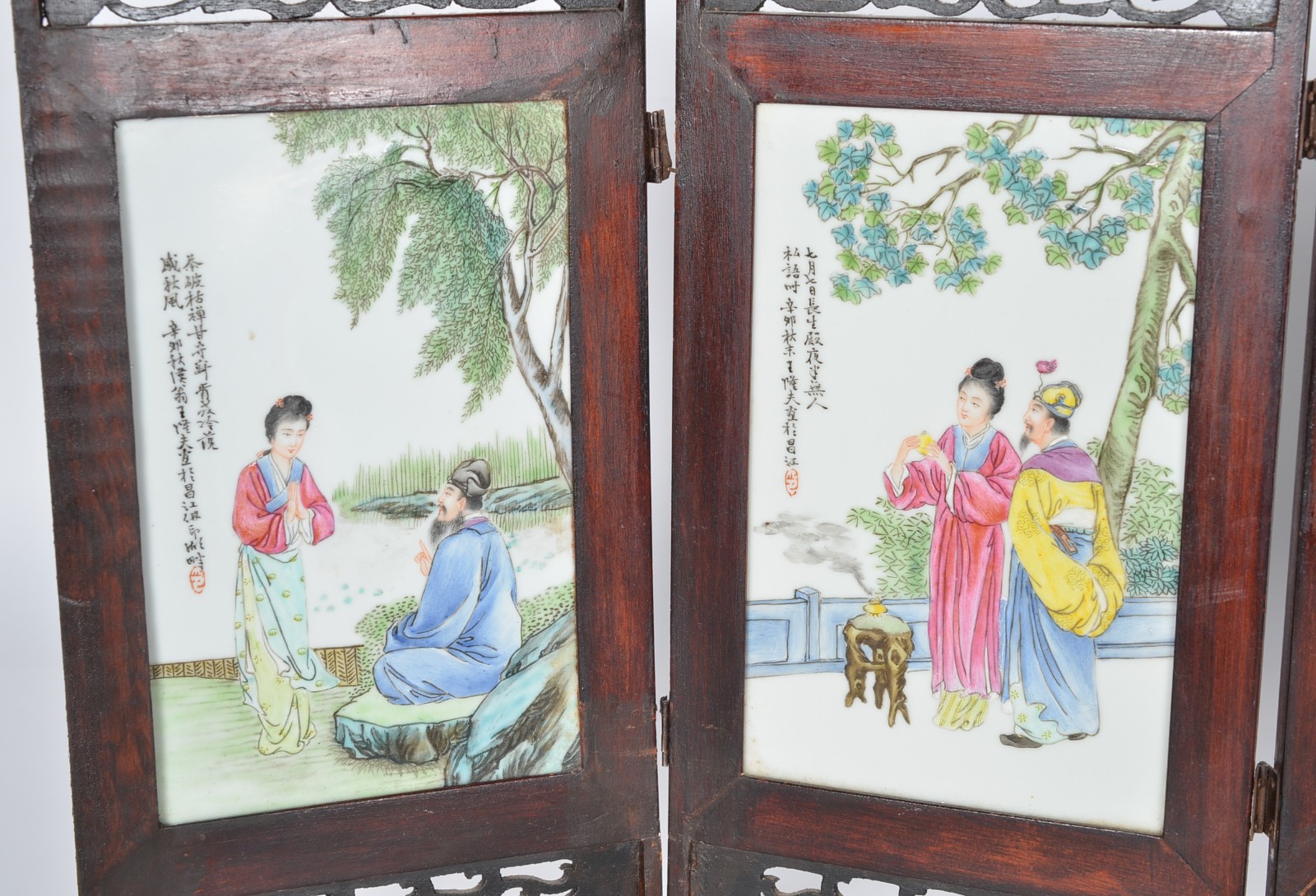 Biombo oriental de estante de porcelana chinesa com gueixas em... - foto 3 de 7