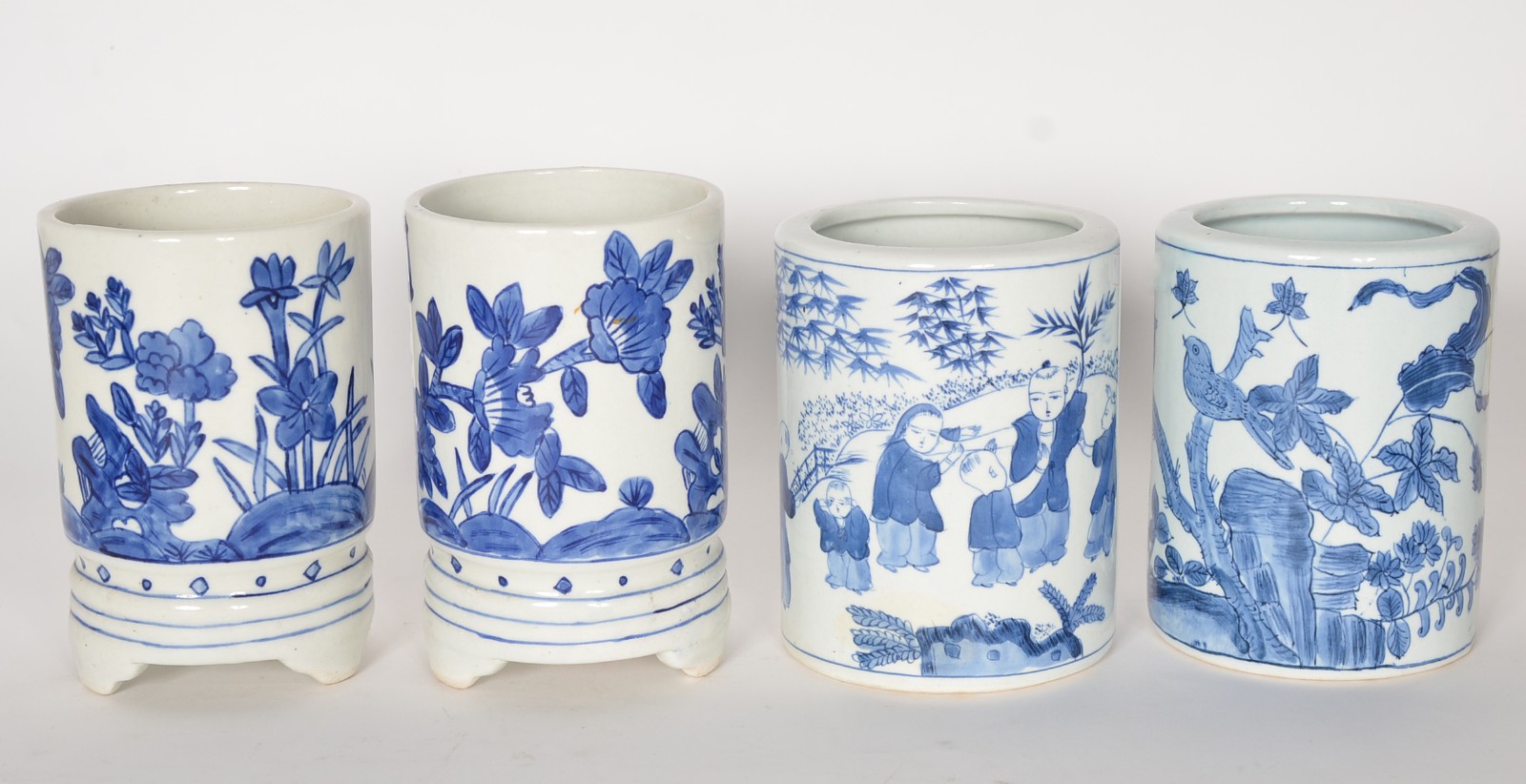 Diversas peças de porcelana oriental azul e branca, sendo: 3... - foto 6 de 11