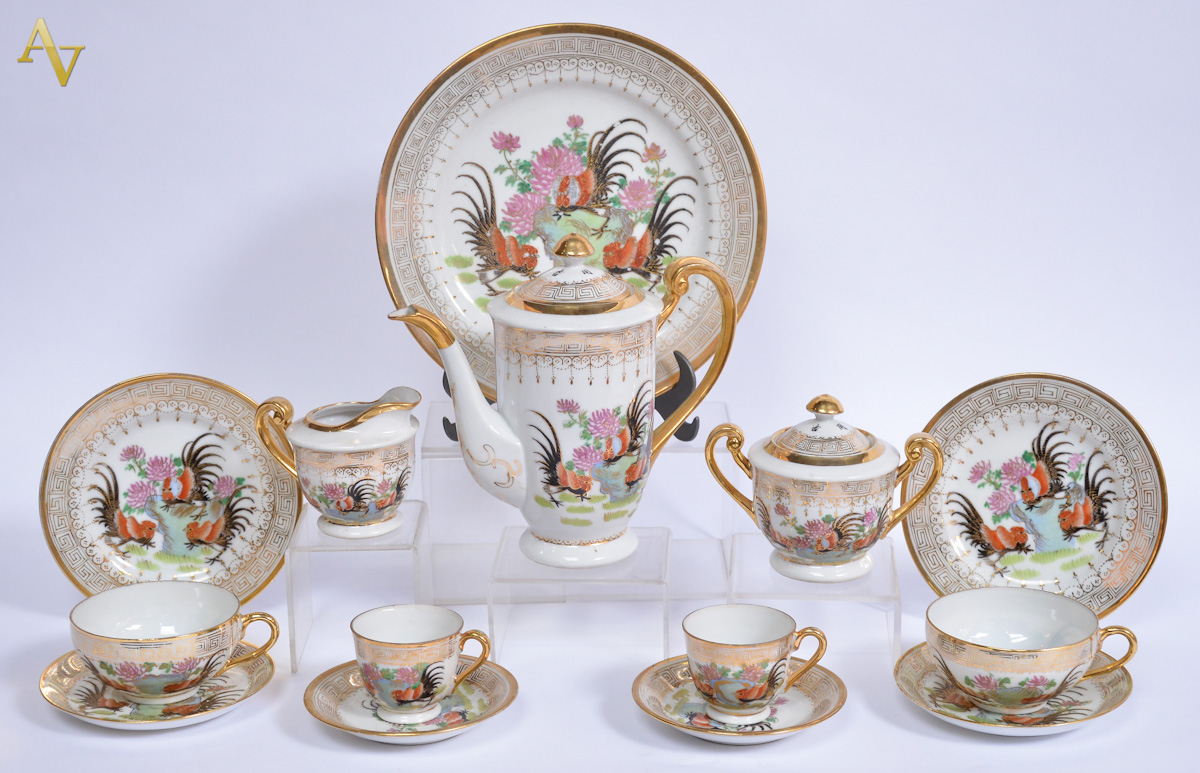 Serviço de chá e café de porcelana oriental decorado com figura de...