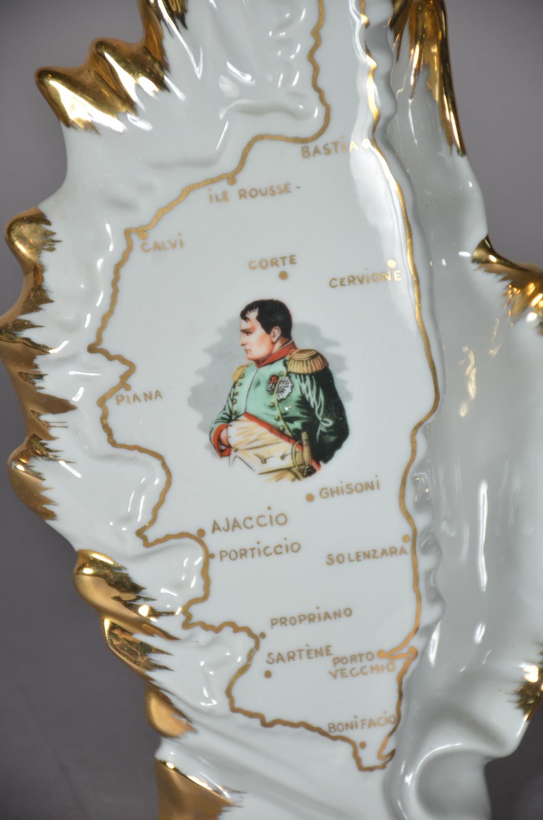 Licoreira de porcelana francesa decorada com figura de Napoleão em... - foto 2 de 6