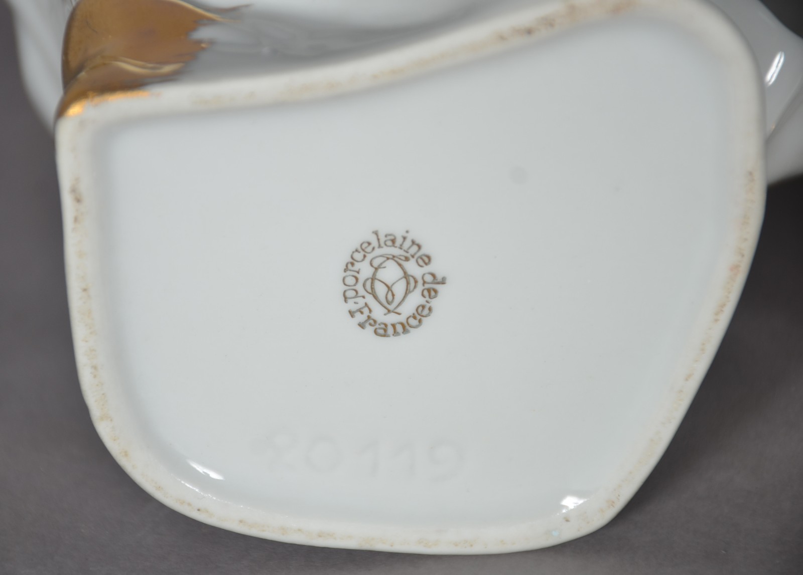 Licoreira de porcelana francesa decorada com figura de Napoleão em... - foto 6 de 6