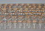 Serviço de cristal com borda dourada composto d... - Serviço de cristal com borda dourada composto de: 12 para champagne, 10 para água, 12 para vinho tinto, 11 para vinho branco, 10 para licor e 11...