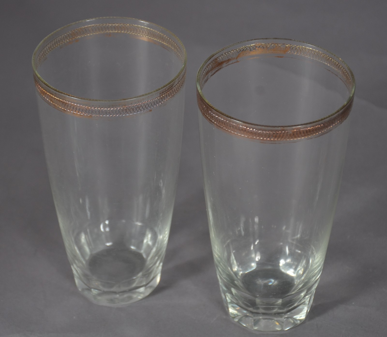 Serviço de cristal com borda dourada composto de: 12 para champagne... - foto 3 de 7