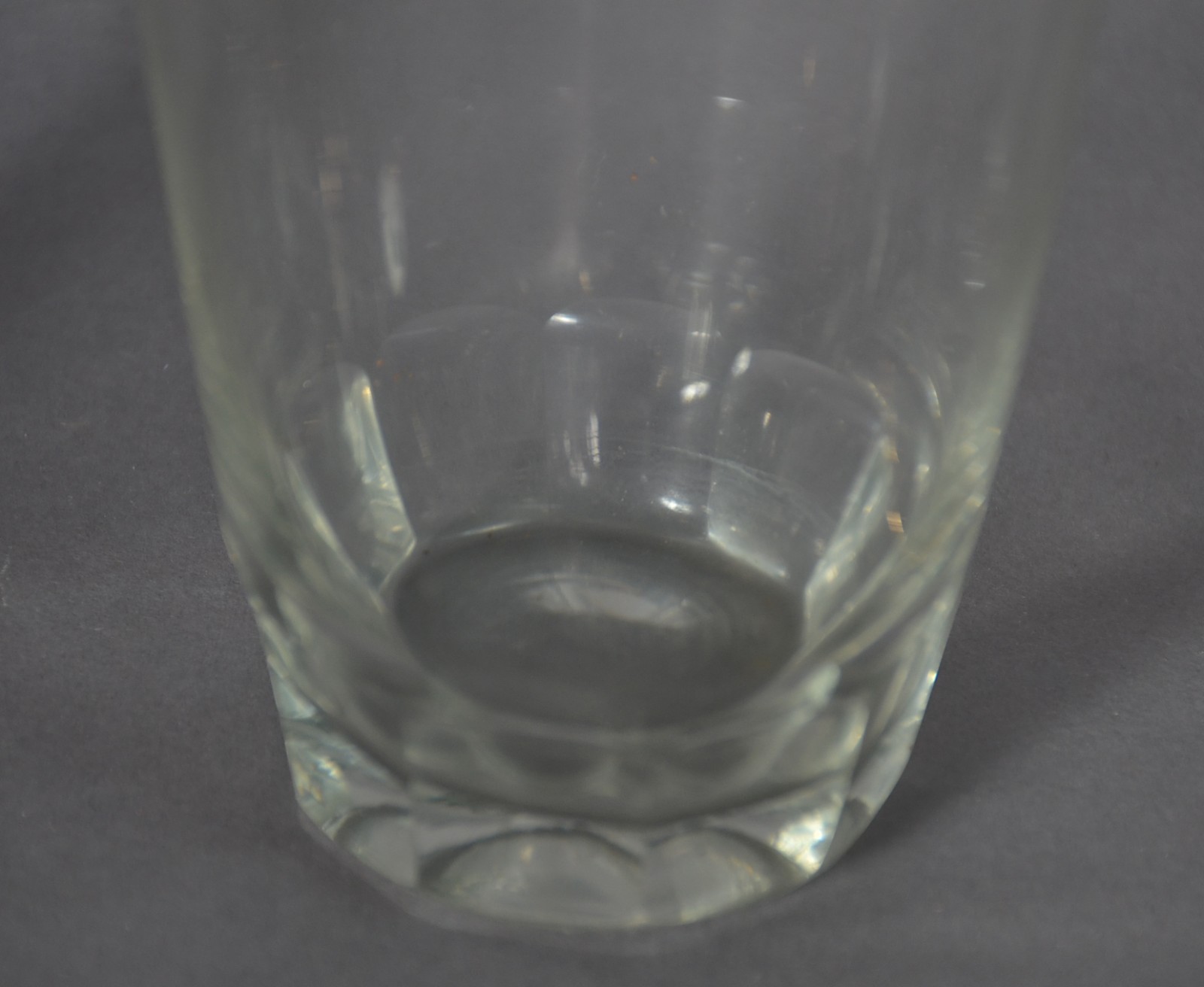 Serviço de cristal com borda dourada composto de: 12 para champagne... - foto 6 de 7