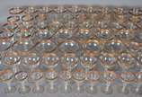 Serviço de cristal com borda dourada composto d... - Serviço de cristal com borda dourada composto de: 12 para champagne, 10 para água, 12 para vinho tinto, 11 para vinho branco, 10 para licor e 11...