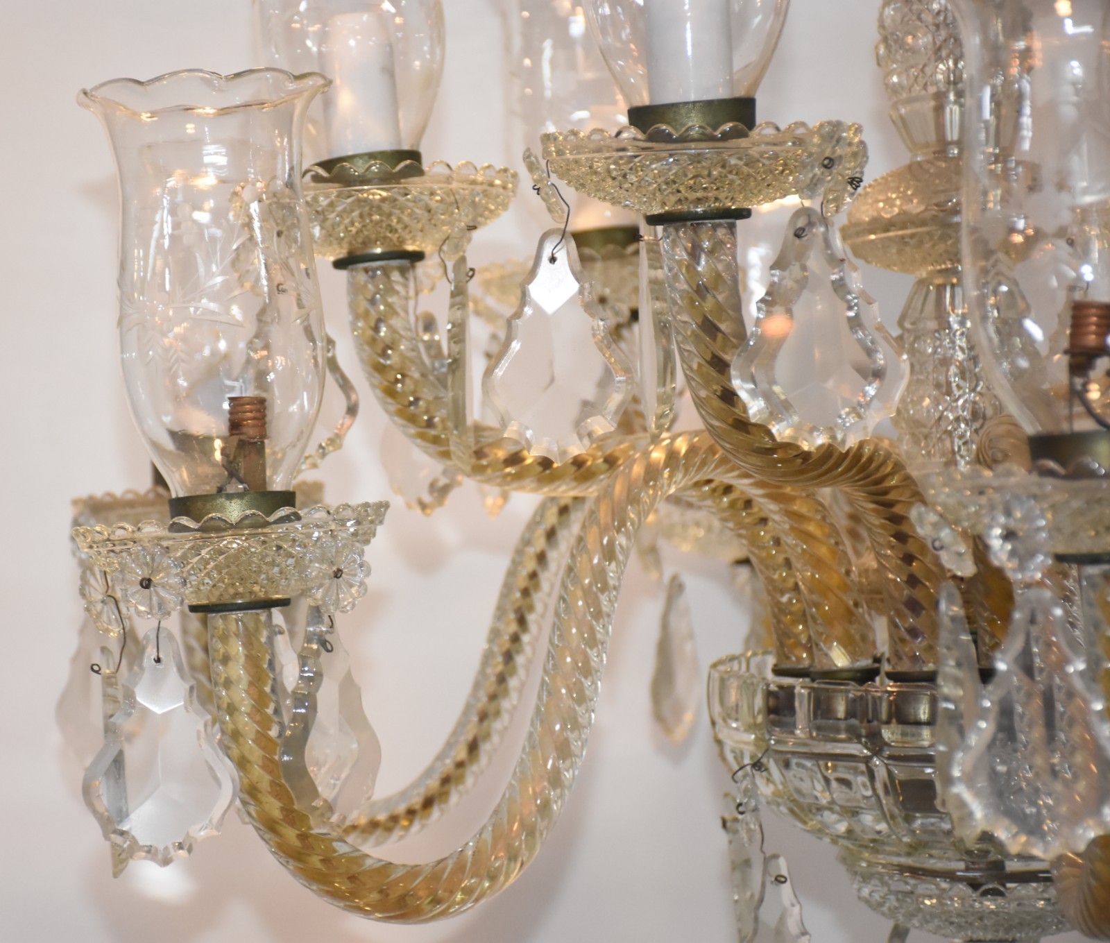 Belíssimo lustre de cristal para 12 luzes, placas lapidadas. (um... - foto 5 de 5