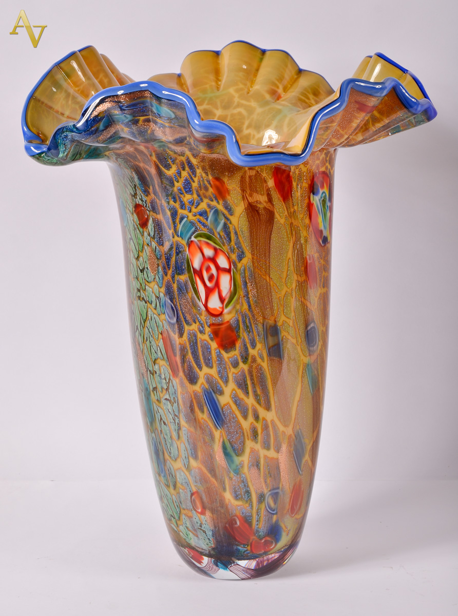 Vaso de murano multicor. Alt. 42 cm.