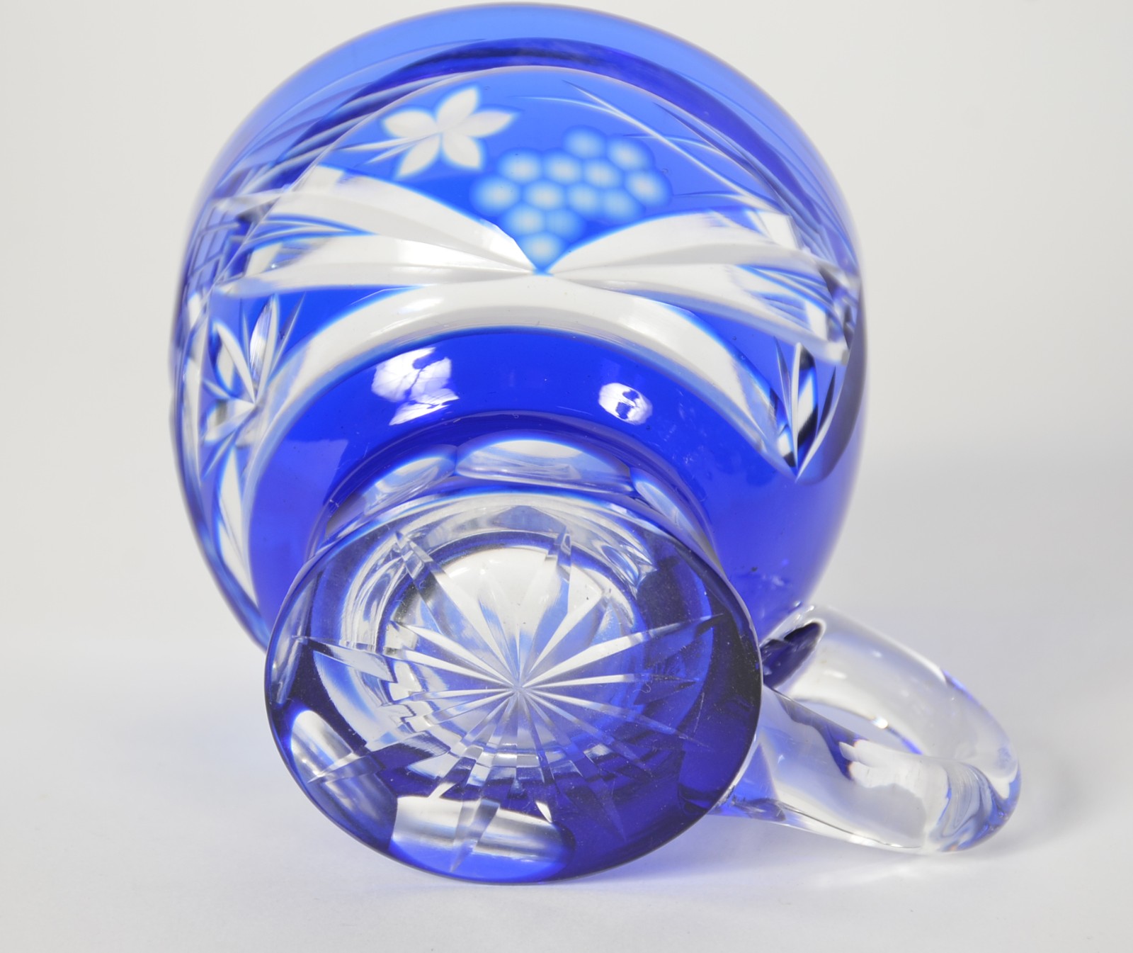 Conjunto de poncheira de cristal lapidado doublé azul, com concha e... - foto 5 de 8