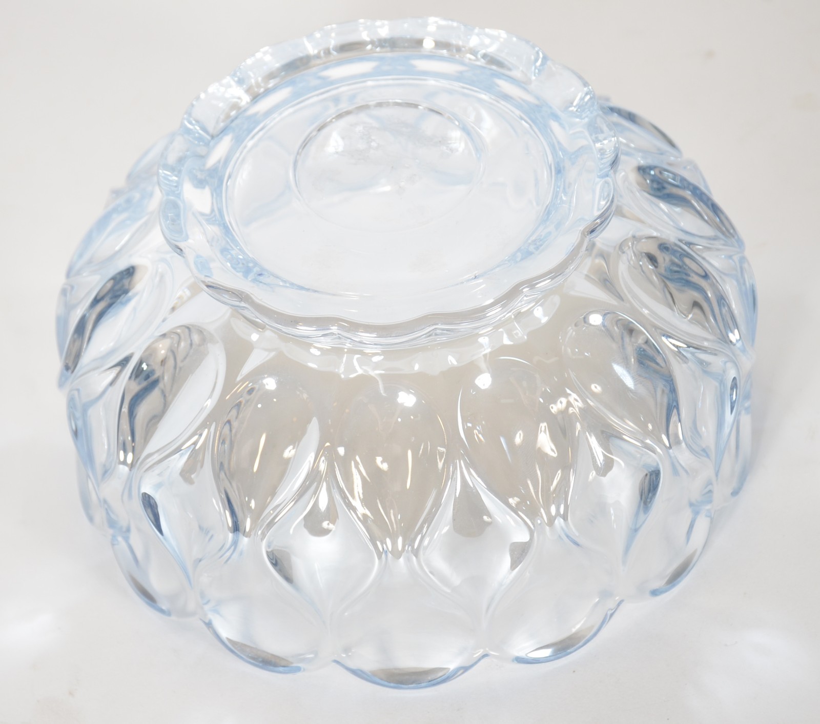 Bowl de vidro decorativo na cor azul, trabalhado em gomos. - foto 6 de 6