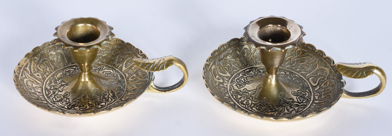 Diversas peças de metal dourado, sendo: bule com alça para samovar... - foto 3 de 11