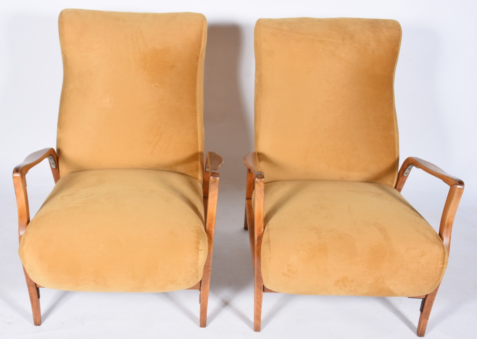 Par de poltronas de madeira nobre com estofamento forrado com tecido... - foto 3 de 5
