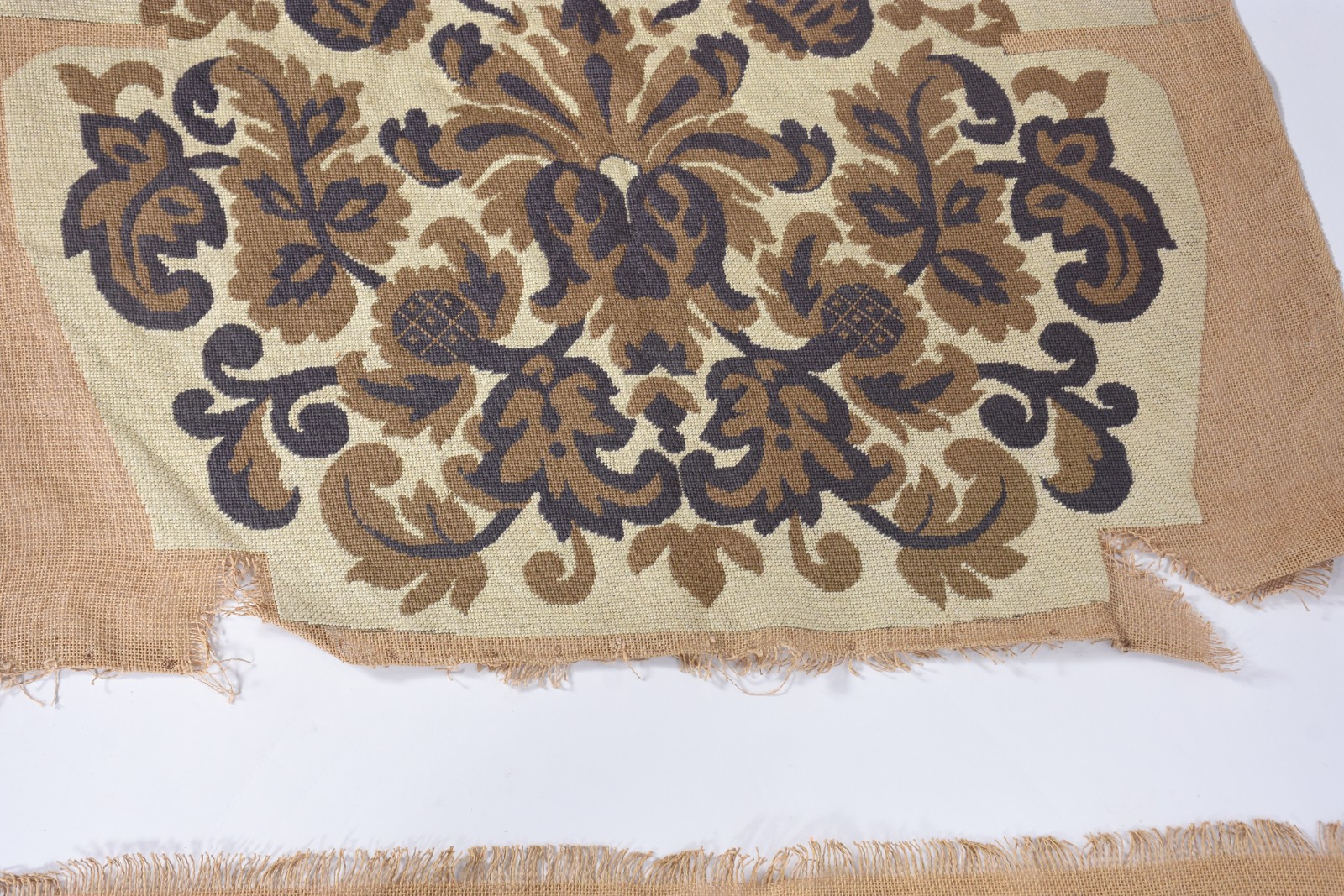 Conjunto de tecidos franceses bordados em tapeçaria para assentos e... - foto 4 de 7