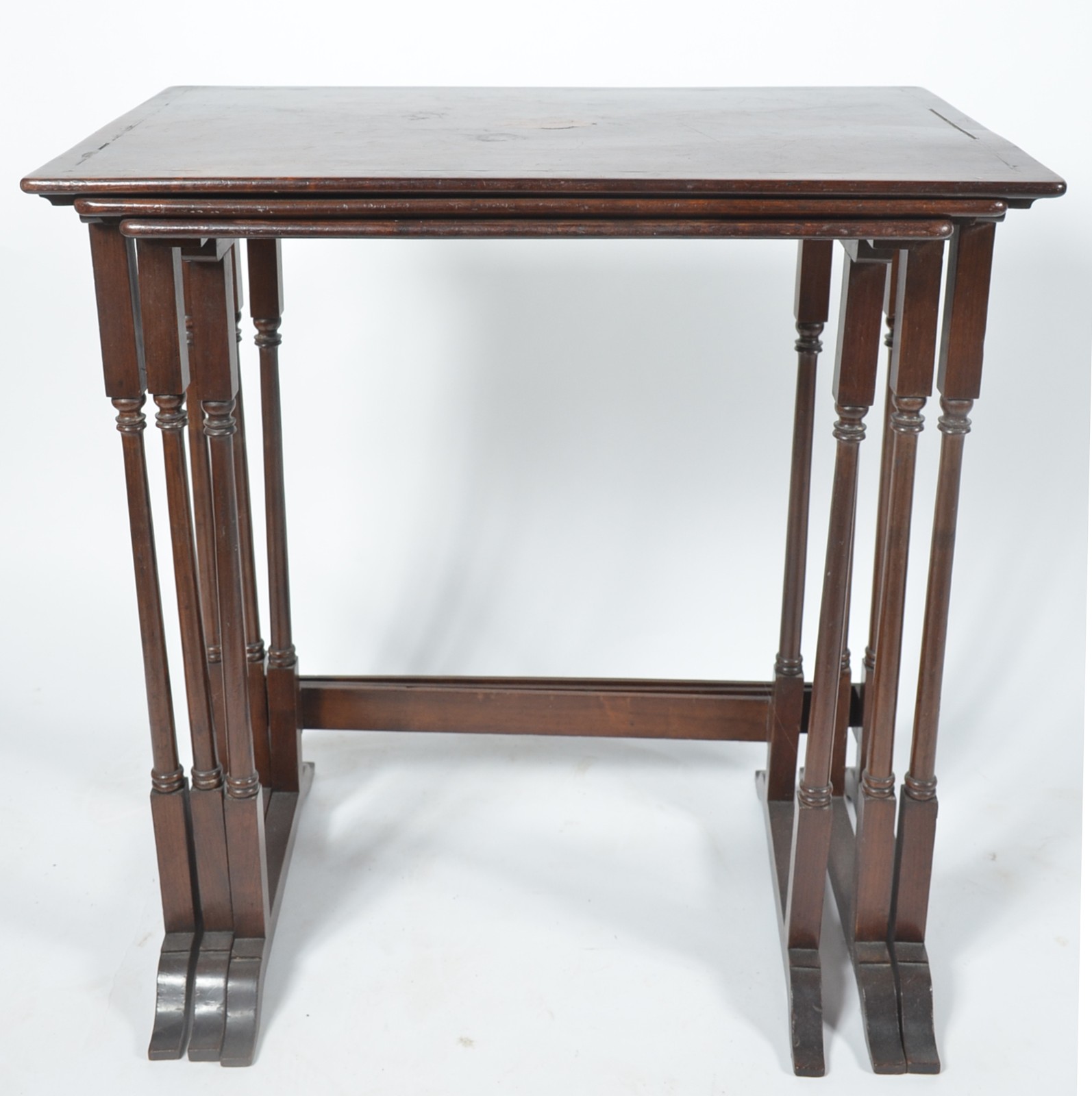 Mesa ninho de madeira nobre com 3 peças de encaixe, tampos... - foto 4 de 11