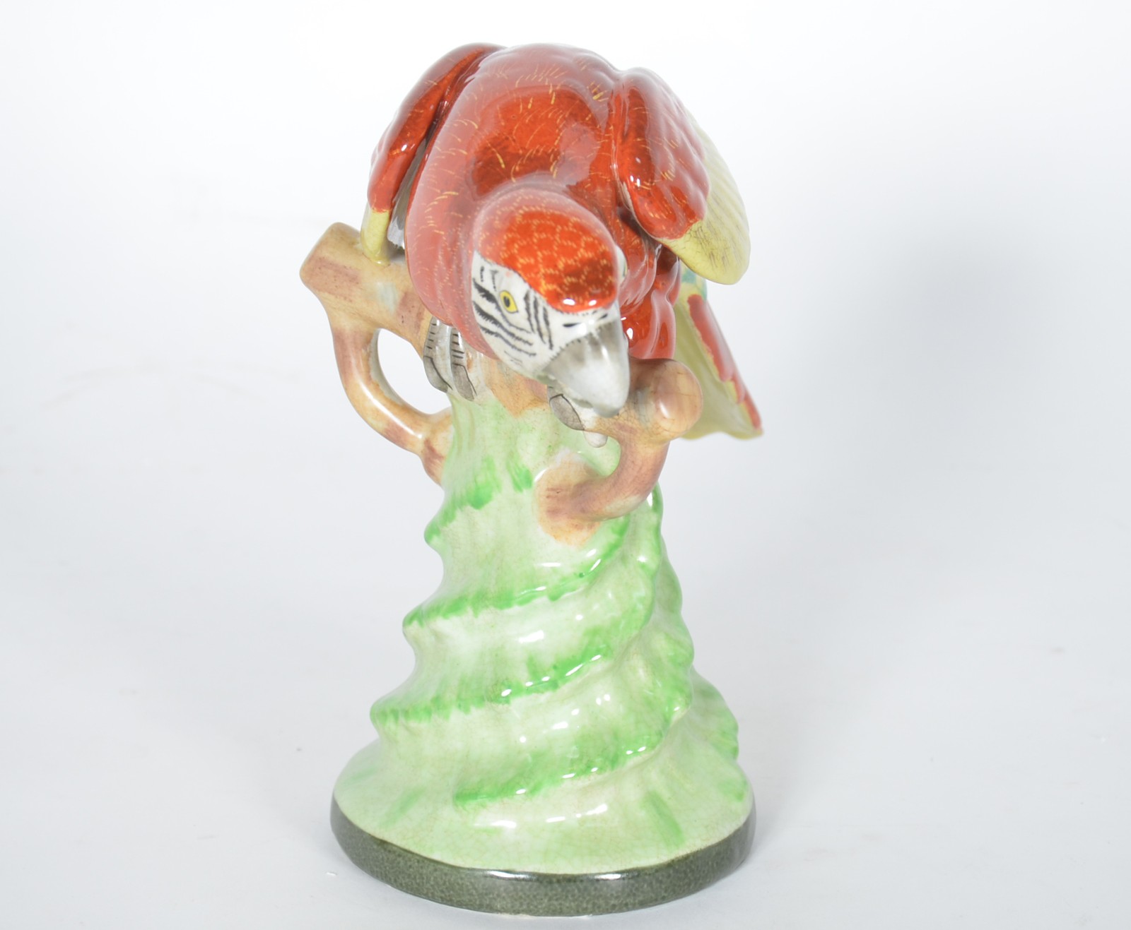 Estatueta de porcelana representando papagaio em policromia. - foto 2 de 6