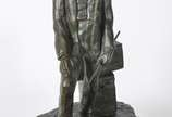 Marmura (Rosa Maria Rothier Duarte), Nosso pai ... - Escultura de bronze. Acompanha coluna de madeira nobre. (datado 1960)