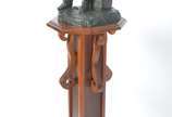 Marmura (Rosa Maria Rothier Duarte), Nosso pai ... - Escultura de bronze. Acompanha coluna de madeira nobre. (datado 1960)