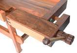 Mesa de marceneiro do final do século XIX, em m... - Mesa de marceneiro do final do século XIX, em madeira maciça peroba do campo, parafusos também de madeira.  Foi cuidadosamente restaurada por um...