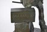 Marmura (Rosa Maria Rothier Duarte), Nosso pai ... - Escultura de bronze. Acompanha coluna de madeira nobre. (datado 1960)