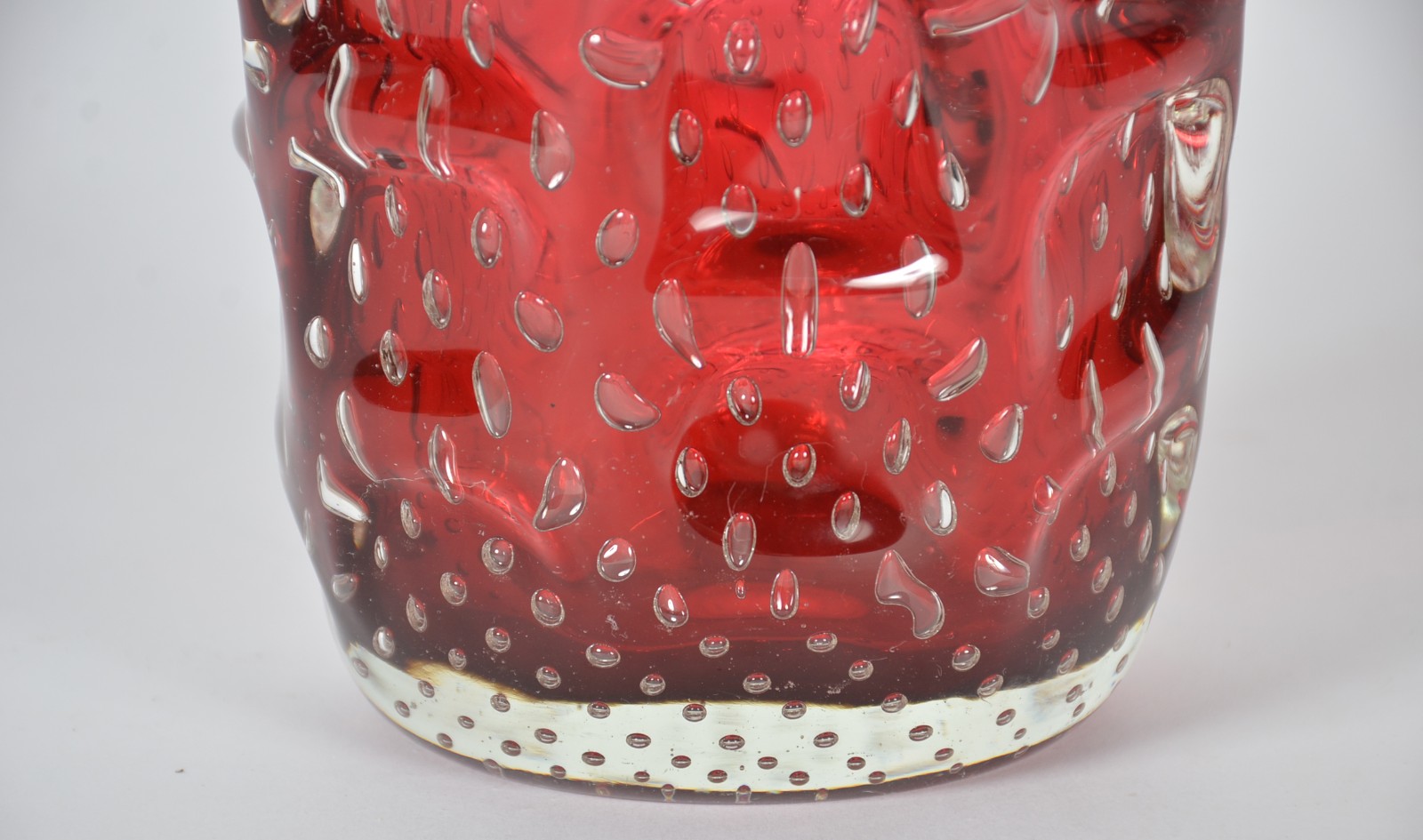 Vaso de murano italiano na cor rubi. - foto 3 de 6