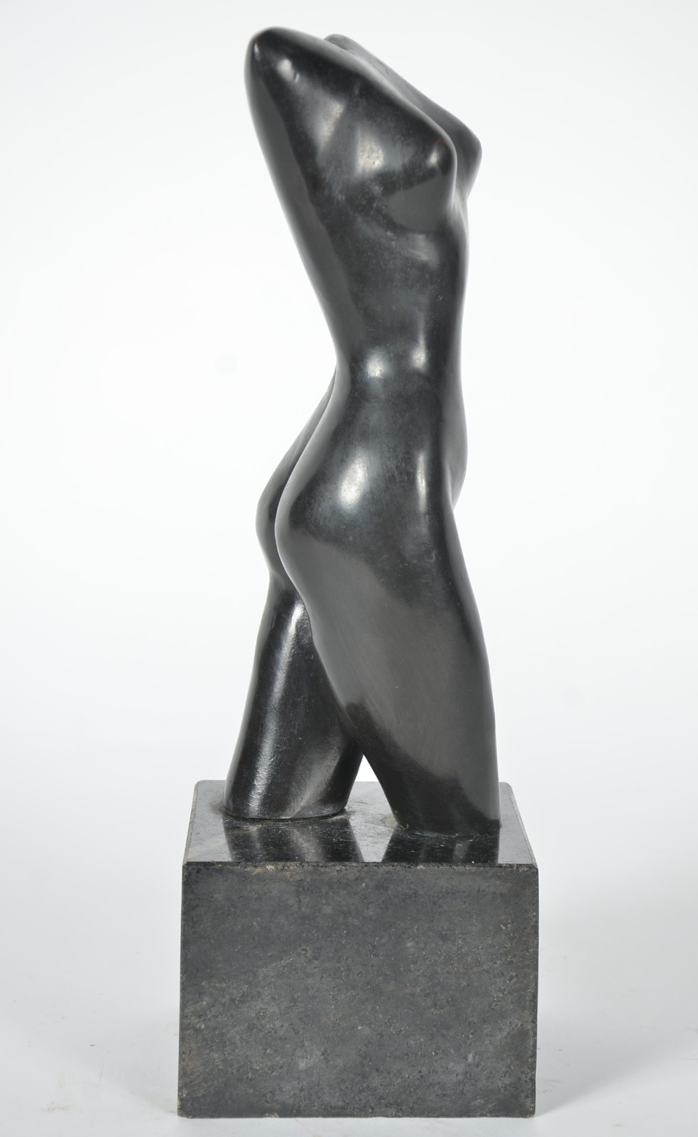 Escultura de bronze patinado representando dorso feminino - tiragem... - foto 3 de 6