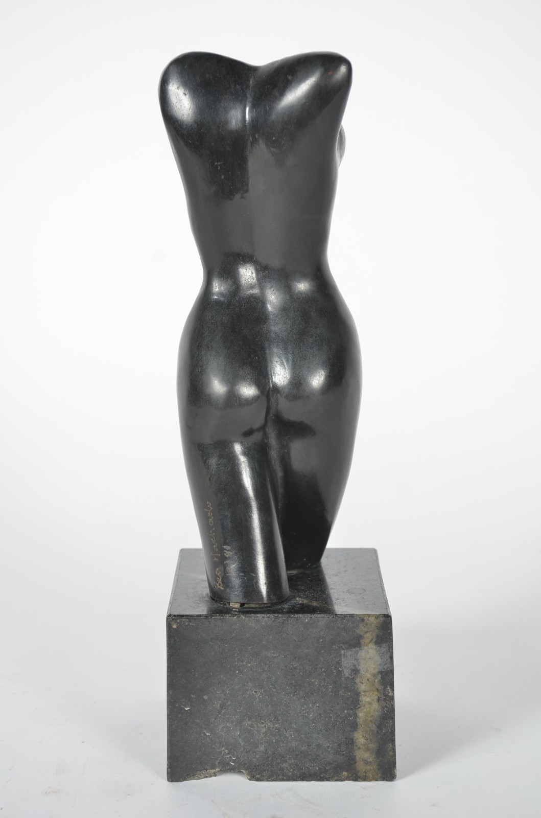 Escultura de bronze patinado representando dorso feminino - tiragem... - foto 4 de 6