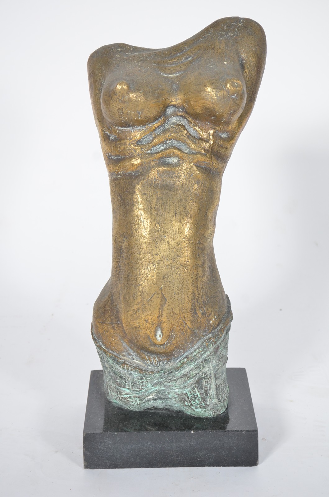 Escultura de bronze representando torso feminino, base de mármore... - foto 2 de 5