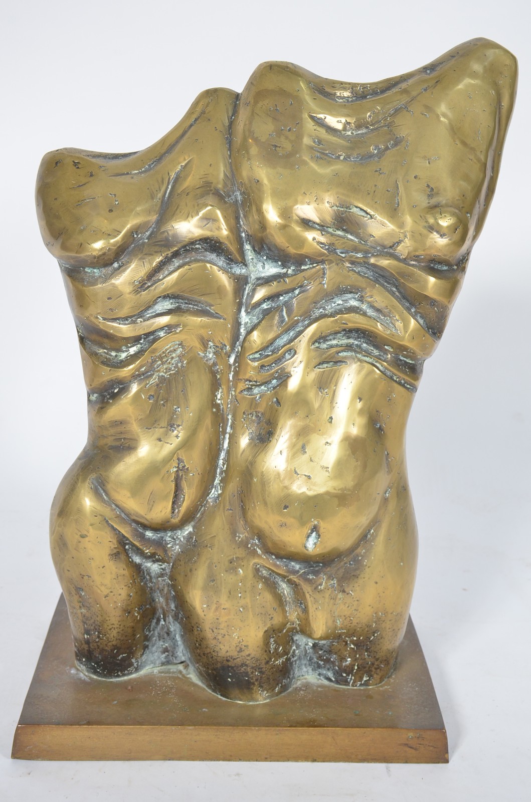 Escultura de bronze representando torsos, base de metal. - foto 2 de 5