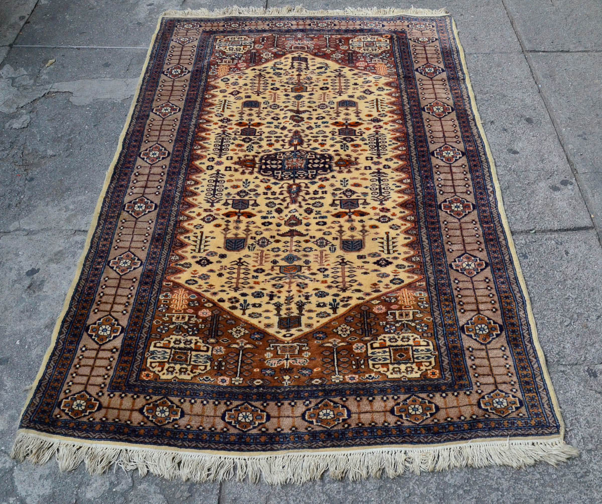 Tapete pakistan med. 1,85 x 1,22 m.