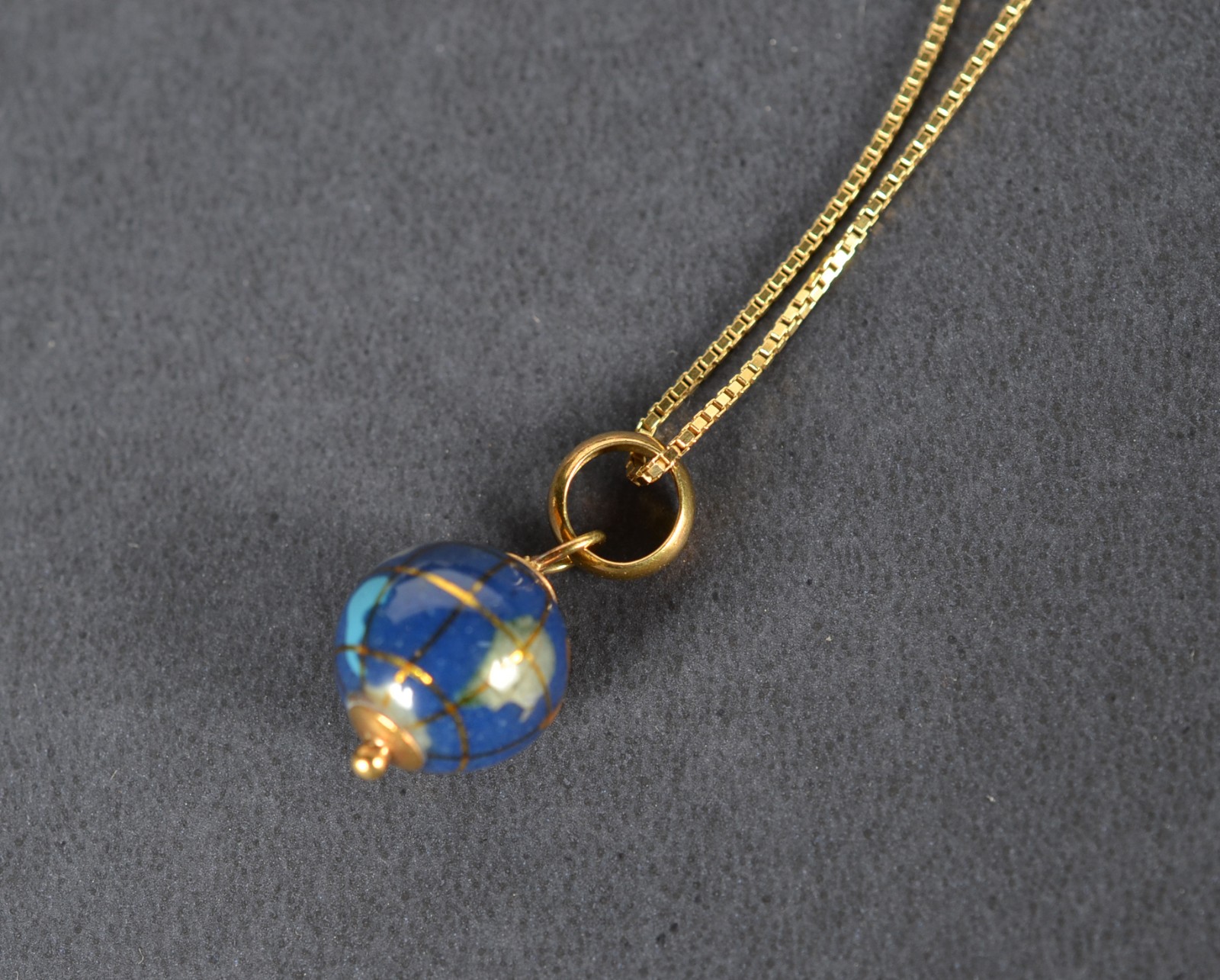 Gargantilha de ouro 18k., contraste 750, modelo veneziano com... - foto 1 de 7